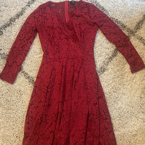 Women's Long Sleeve Lace Dress - Picture 2 of 3